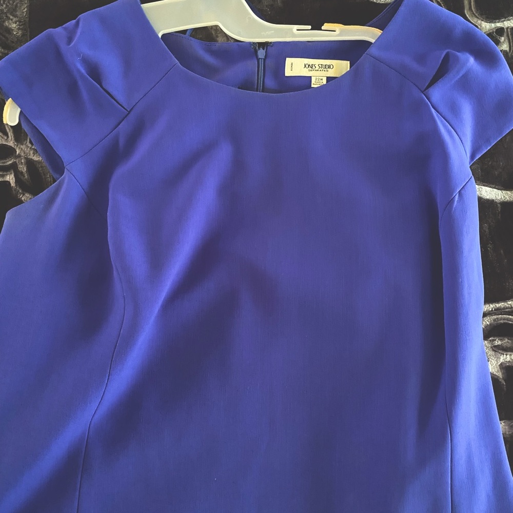 Beautiful formal dress for work professional women need.
